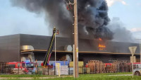 Požár v průmyslovém areálu v Hořovicích. (23.7.2021)