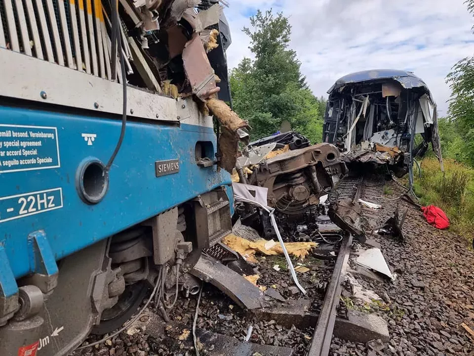 Po srážce vlaků u Domažlic několik mrtvých a zraněných