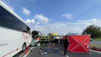 Na pražském Barrandově se srazily dva autobusy