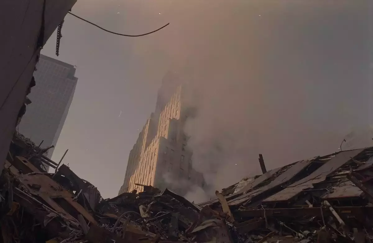 Trosky věží World Trade Center po útocích z 11. září 2001