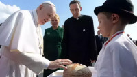 Papež František zahájil návštěvu Slovenska