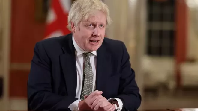 Britský premiér Boris Johnson odstupuje z pozice lídra Konzervativní strany. Naplno tak začíná proces výběru nového vůdce konzervativců, a tedy i příštího ministerského předsedy. Johnson dnes před sídlem britských premiérů v Downing Street řekl, že zůstane ve funkci předsedy vlády dokud nebude vybrán nový vůdce konzervativců.