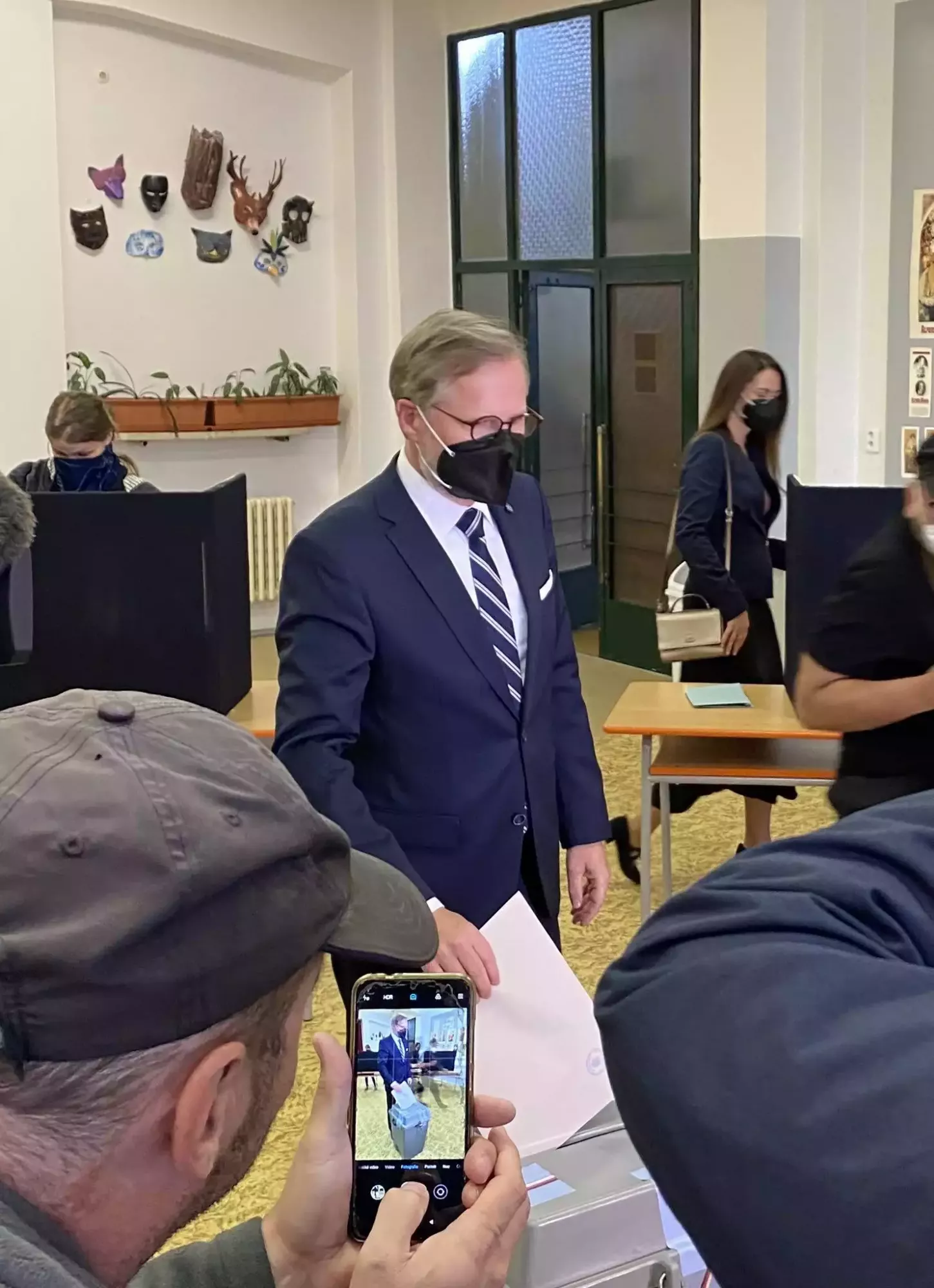 Petr Fiala odvolil ve sněmovních volbách. (8.10.2021)