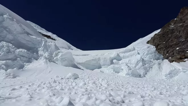 Sesuv ledovce v Alpách si vyžádal život jednoho Čecha, tři další se pohřešují
