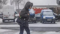 Lidé ve sněhové vánici, ilustrační foto