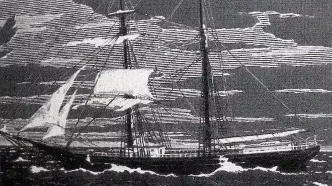 Píše se rok 1869 a v newyorském přístavu se připravuje na cestu do italského Janova menší dvojstěžňová plachetní loď pojmenovaná Mary Celeste, která převáží 1700 litrů lihu. Na cestu se vypravil kapitán Benjamin Briggs, který vzal na palubu svou manželku a dvouletou dceru s posádkou, která se skládala ze sedmi členů. O měsíc později vyrazila na stejnou trasu loď Dei Gratia, která blízko Azorských ostrovů spatřila ploužící se loď, kterou zjevně nikdo neřídil. Byla to Mary Celeste a to co kapitán lodi Dei Gratia našel na palubě se navždy zapsalo do historie.