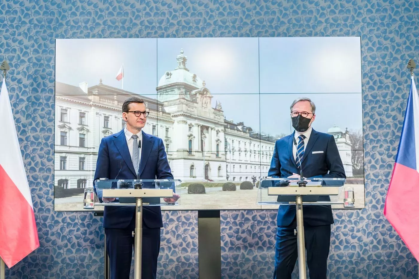 Mateusz Morawiecki a Petr Fiala.