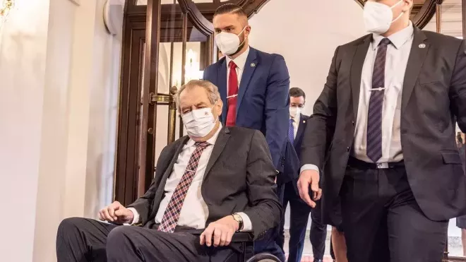 Prezidentská kancelář vede tajné spisy k zastavení stíhání Zemanových spolupracovníků