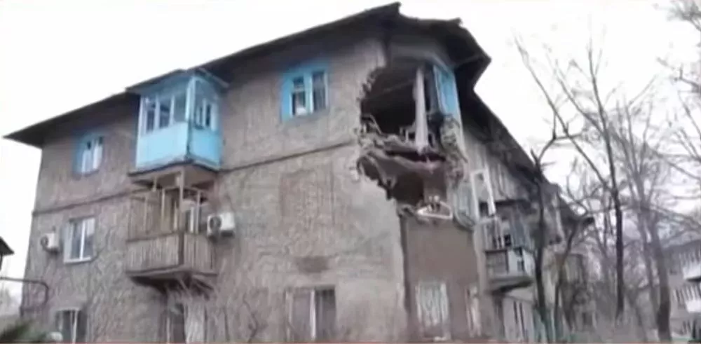 Raketa zasáhla obytný dům ve městě Černihiv
