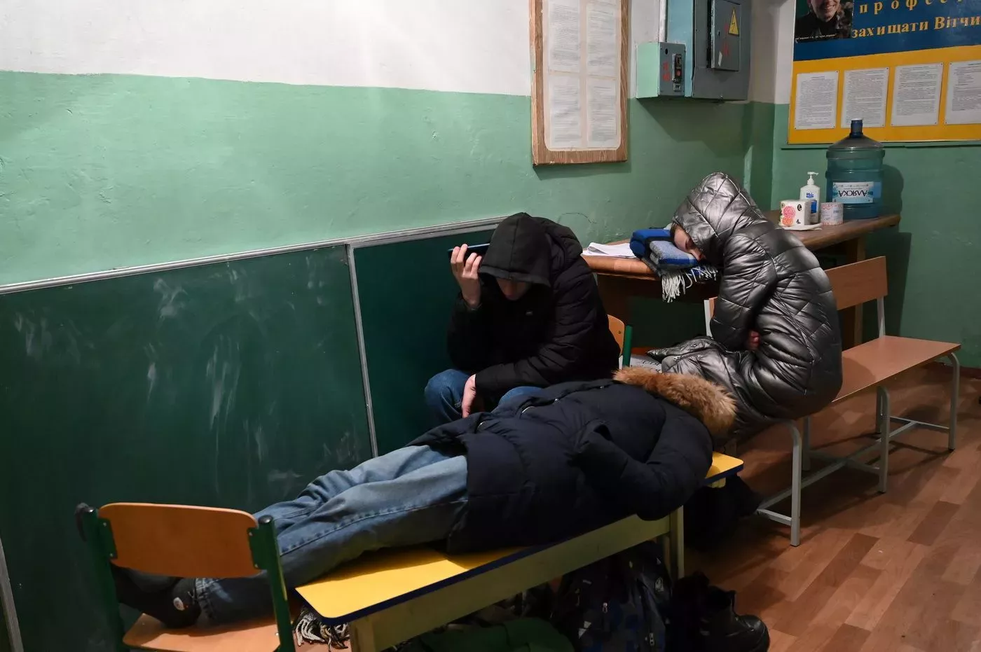 Obyvatelé Kyjeva se před invazí ruské armády schovali do krytů
