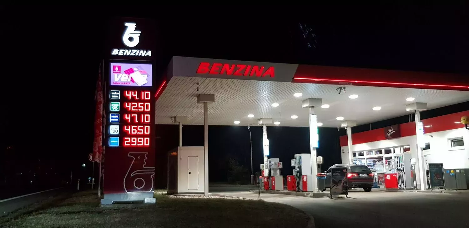 Ceny pohonných hmot extrémně rostou kvůli ruské invazi na Ukrajinu