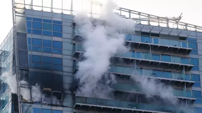 Požár zasáhl výškovou budovu v Londýně