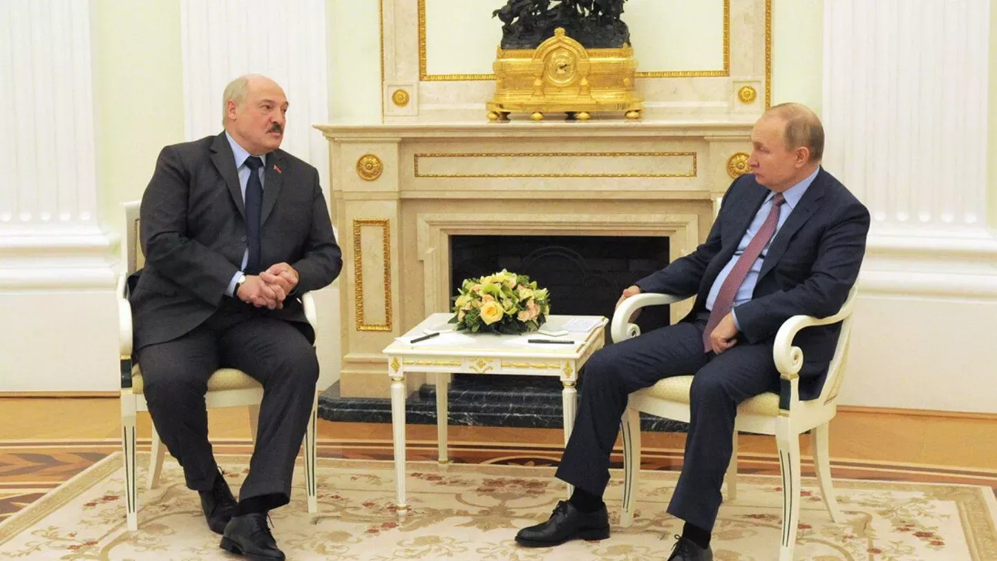 Alexandr Lukašenko a Vladimir Putin (aranžované snímky běloruské propagandy)