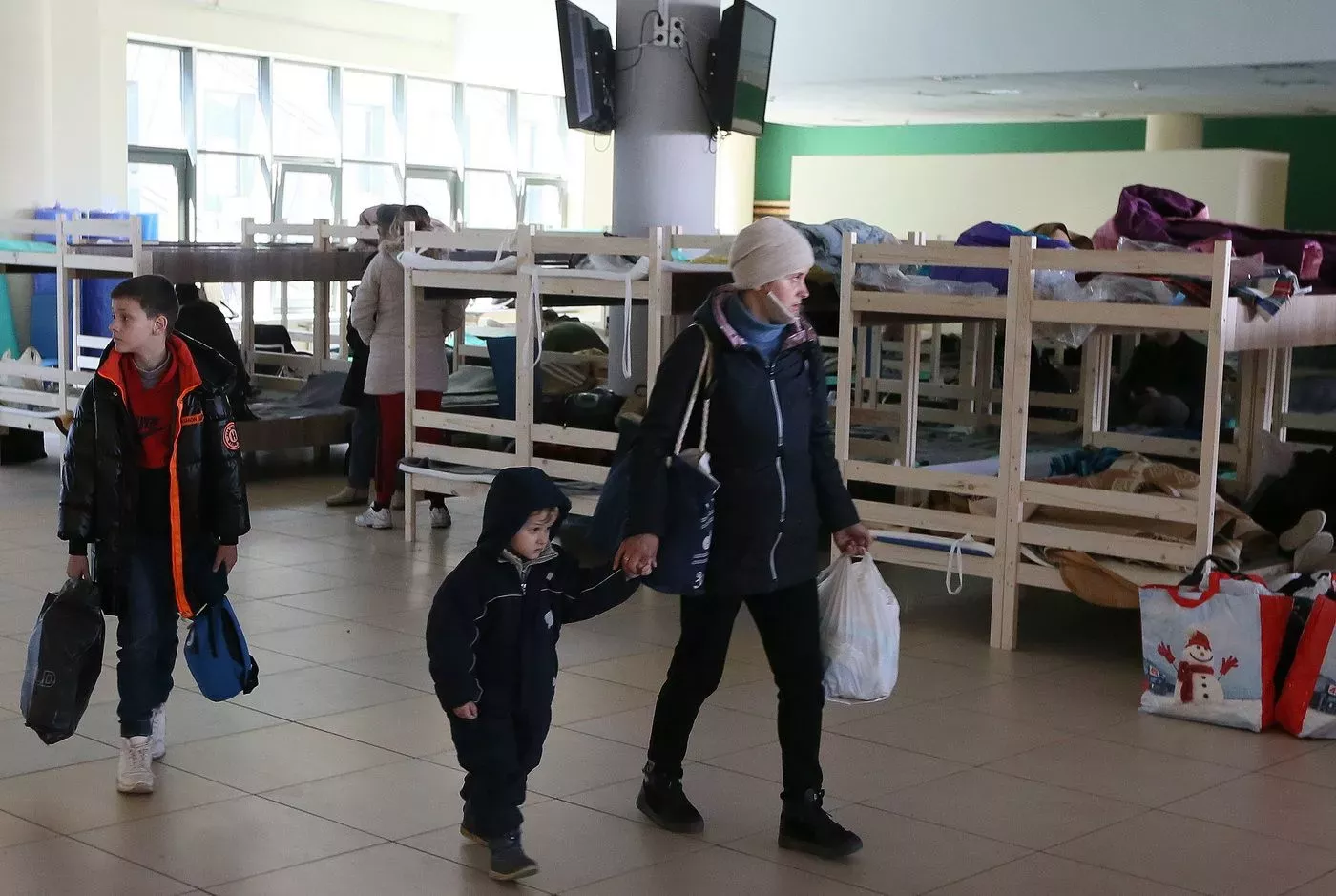 Obyvatelé Ukrajiny utíkají před invazí ruské armády