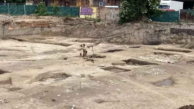 Archeologové v Brně našli leteckou pumu z války. (2.6.2022)