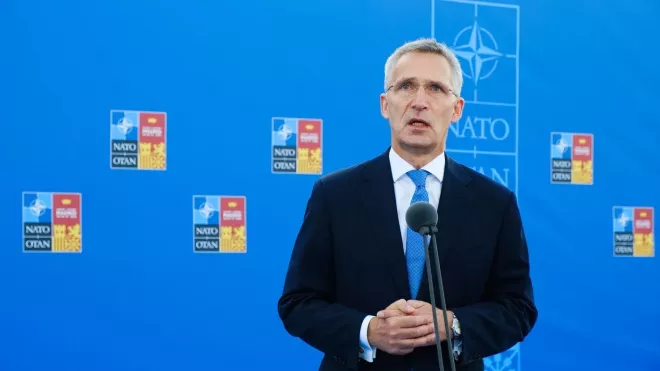 NATO bude pokračovat v podpoře Ukrajiny, vzkázal Stoltenberg