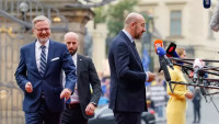 Evropští politici přicházejí na Pražský hrad na neformální summit EU. (7.10.2022)