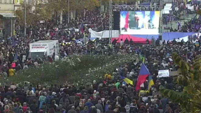 Lidé se sešli na demonstraci proti strachu a nenávisti v Praze. (30.10.2022)