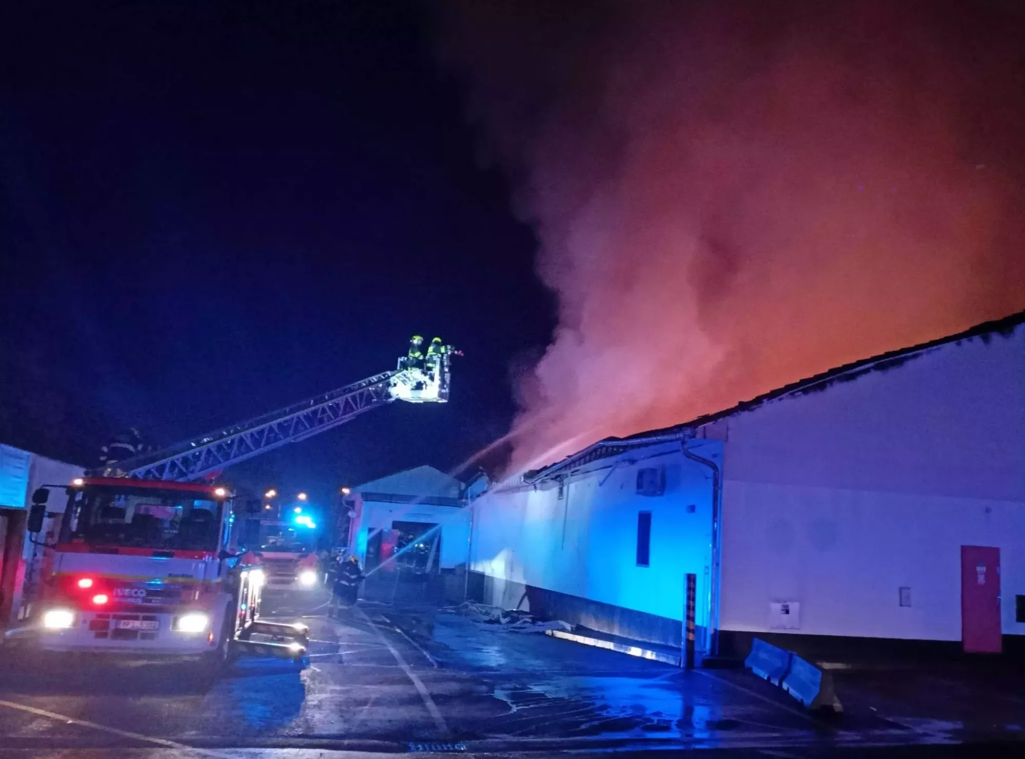 V Chodově na Sokolovsku požár zničil obchod Penny Market