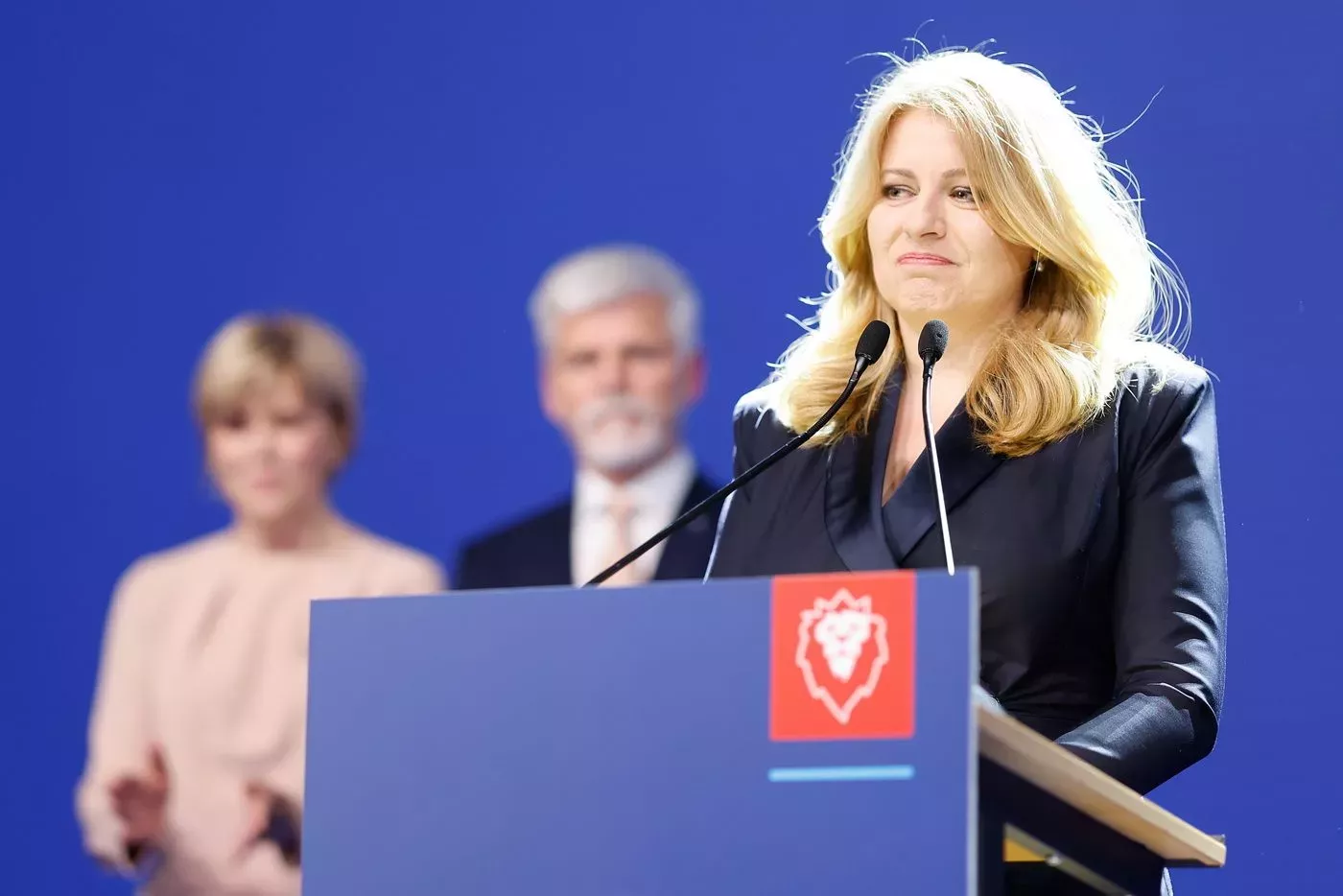 Nově zvolenému prezidentovi Pavlovi přijela poblahopřát Zuzana Čaputová