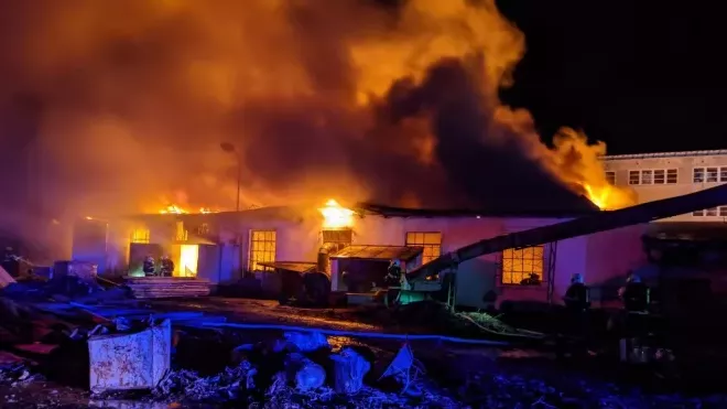 Hasiči zasahují u požáru v Čelákovicích. (13.3.2023)