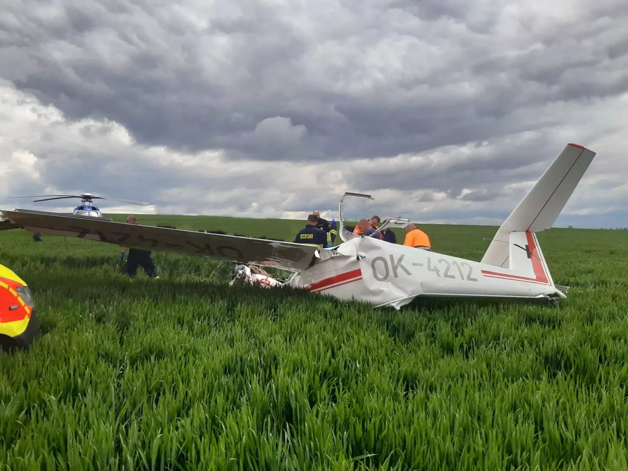 Na Kladensku havaroval větroň. (13.5.2023)