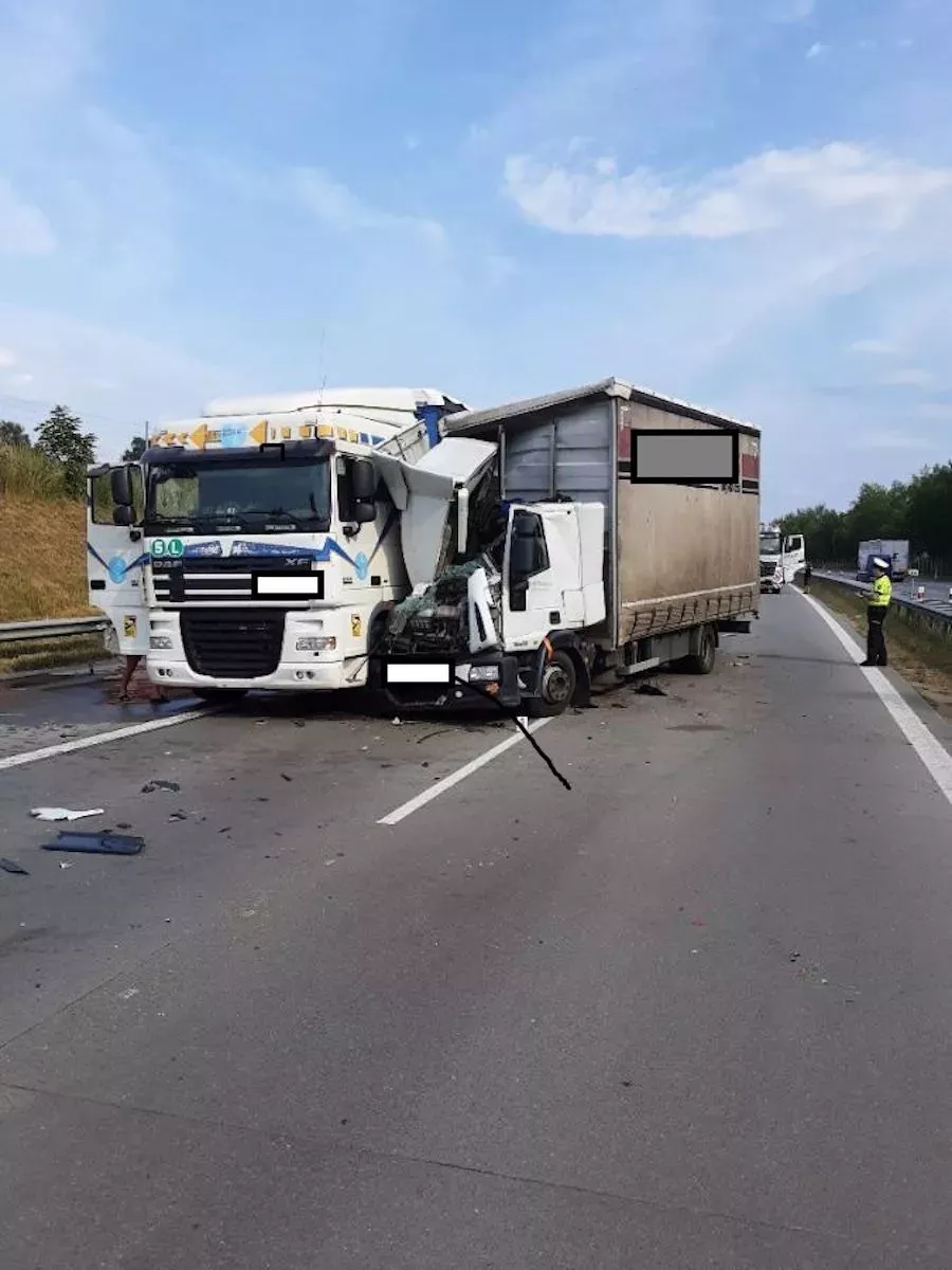 Na dálnici D1 bourala dvě nákladní auta. (19.6.2023)